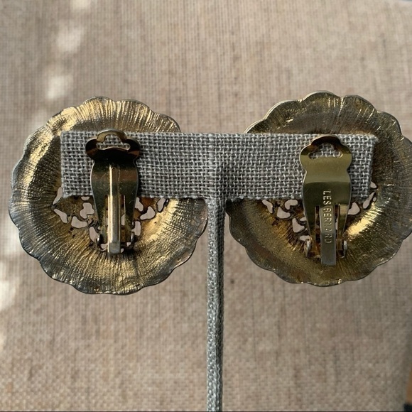 Les Bernard || Vintage Clip On Gold Toned Earrings - Picture 6 of 8